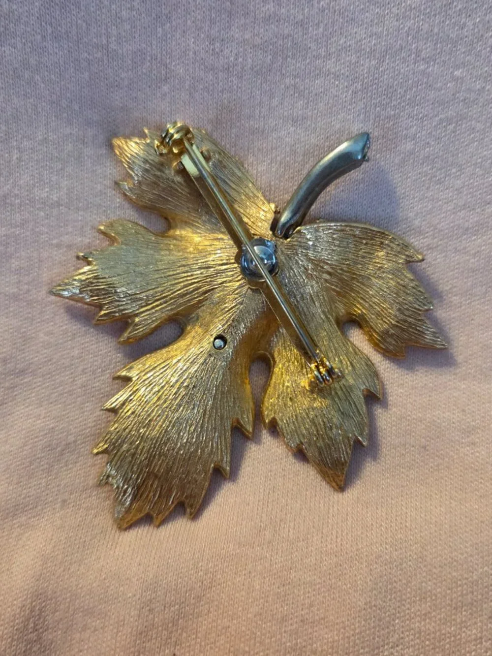 Vintage Textured Gold-Tone Leaf Brooch | Brushed Finish Maple Leaf Lapel Pin wit